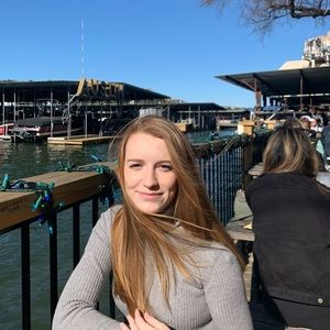 Meet your Posher, Tess